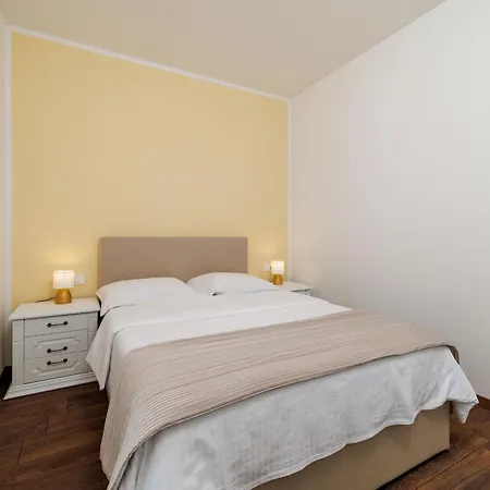 Filip 2 * Crikvenica