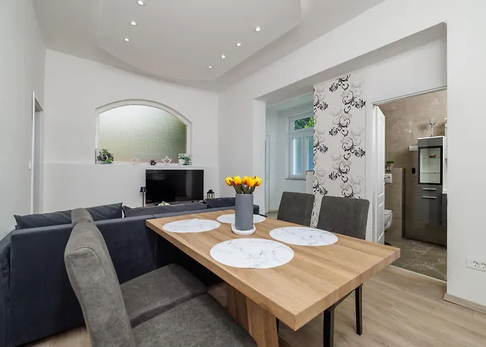 Filip 2 Apartment *